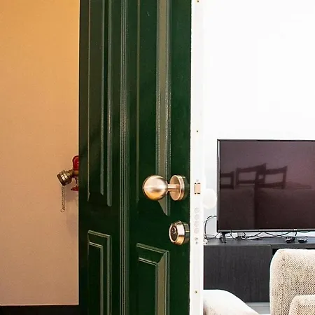 Bairro Alto Bright 2 Bdr With Ac דירה *